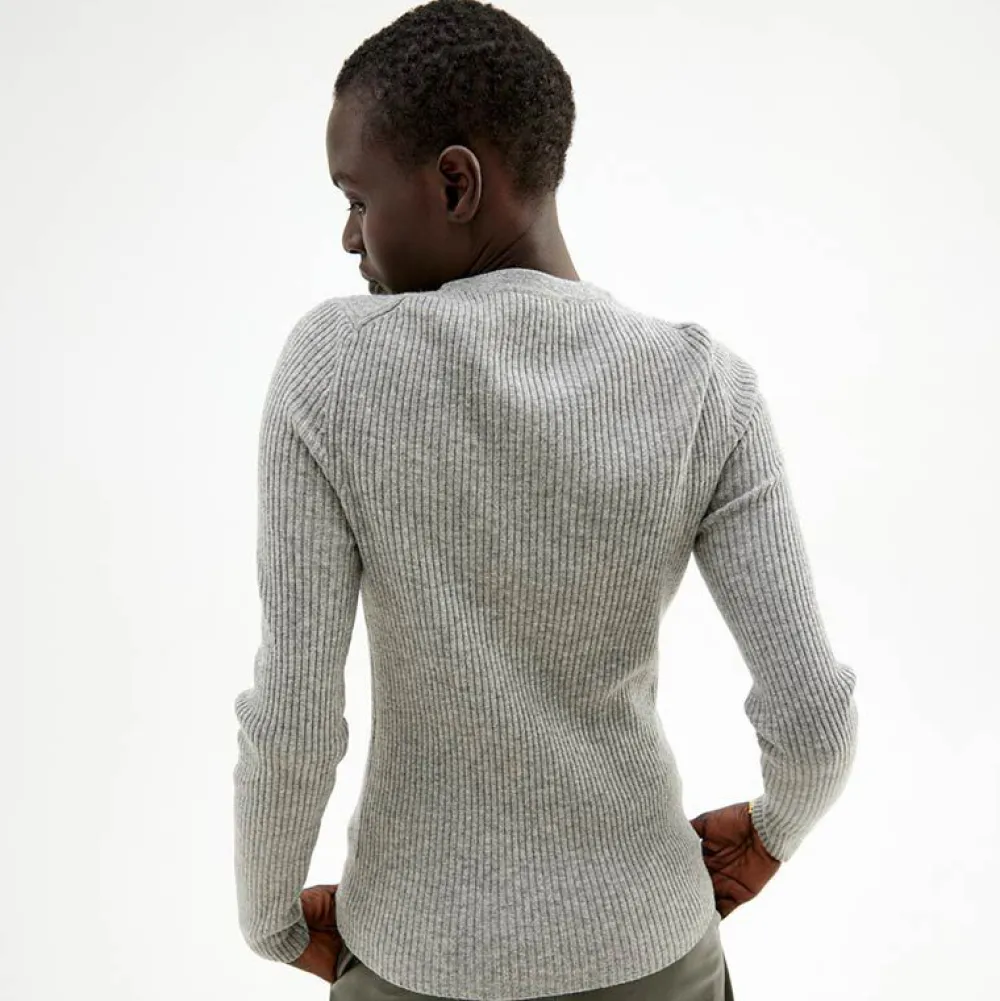 Pierre Robert Overdeler|Sommerull-Ribbestrikket Ullgenser Grey Melange