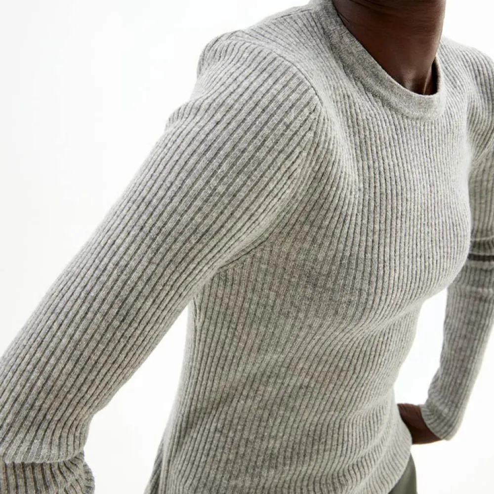 Pierre Robert Overdeler|Sommerull-Ribbestrikket Ullgenser Grey Melange